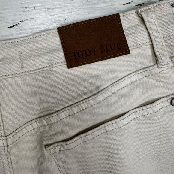 Judy Blue Jeans 15/32 High Waist Cream Garment Dyed Crochet Patches JB88836 - Picture 8 of 8